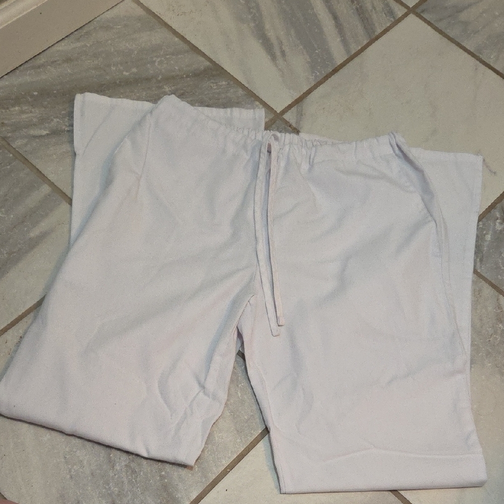 Patterned Blue And White Scrub Set - Picture 5 of 8